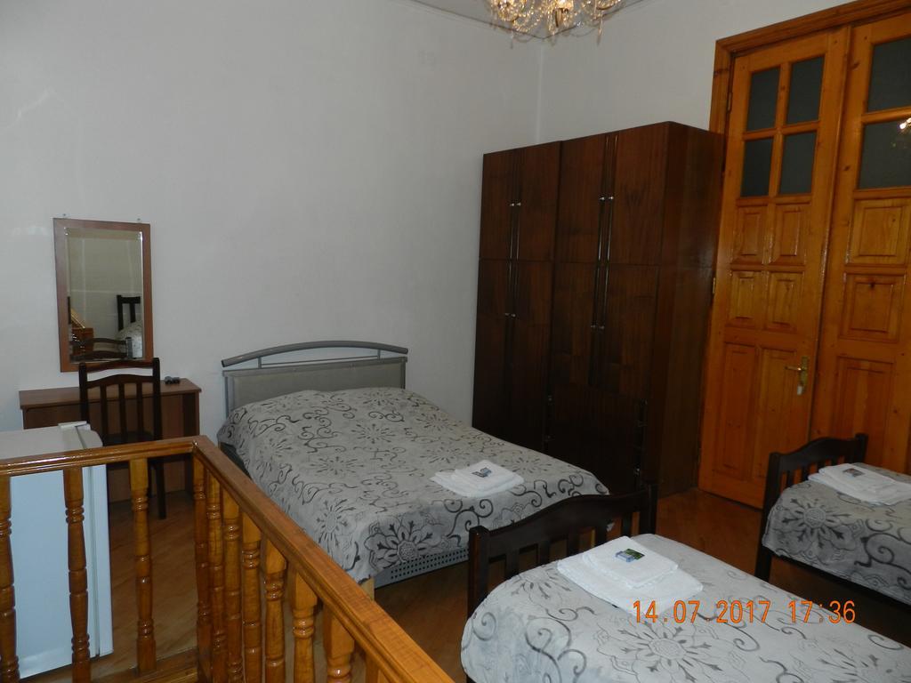 Room 404 Guest House Tbilisi ภายนอก รูปภาพ